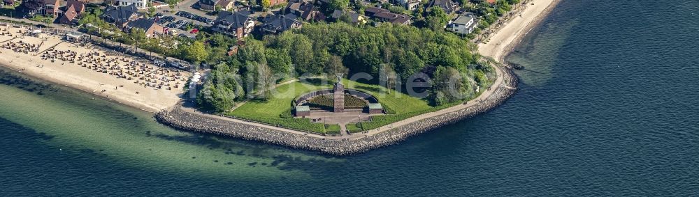 Luftbild Heikendorf - Geschichts- Denkmal U-Boot Ehrenmal im Ortsteil Möltenort in Heikendorf im Bundesland Schleswig-Holstein, Deutschland