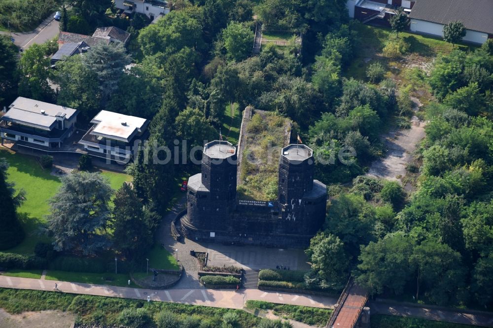 Remagen von oben - Geschichts- Denkmal Brücke von Remagen in Remagen im Bundesland Rheinland-Pfalz, Deutschland