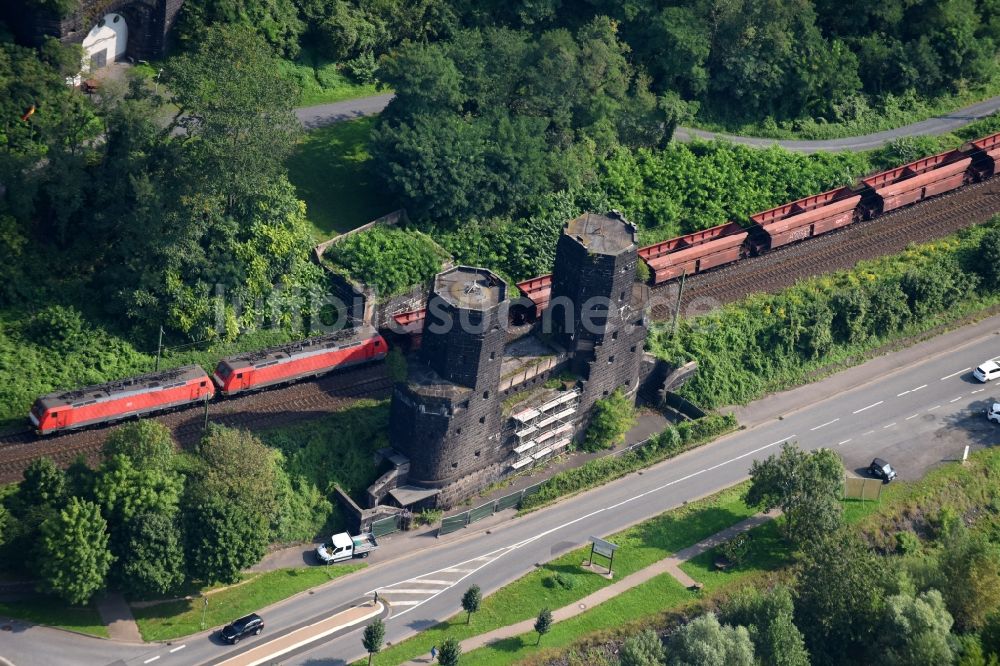 Remagen von oben - Geschichts- Denkmal Brücke von Remagen in Remagen im Bundesland Rheinland-Pfalz, Deutschland