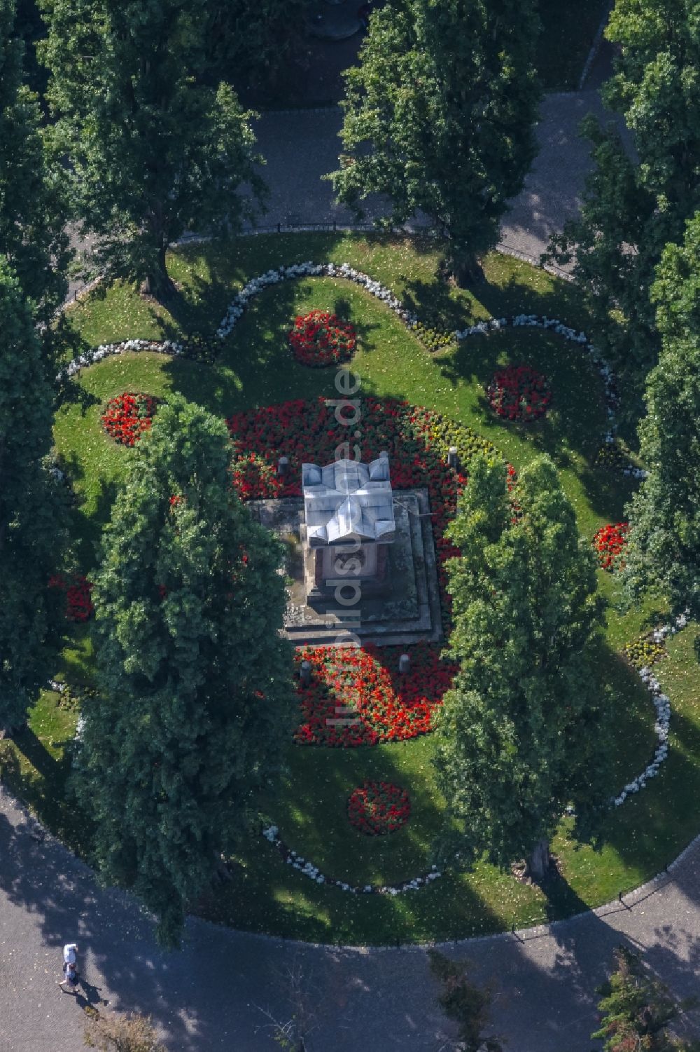 Leipzig von oben - Geschichts- Denkmal Denkmal Bürgermeister C.W. Müller am Willy-Brandt-Platz in Leipzig im Bundesland Sachsen, Deutschland