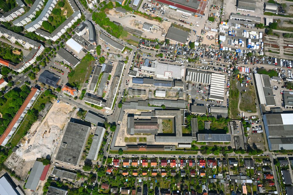 Luftaufnahme Berlin - Geschichts- Denkmal Gedenkstätte Berlin-Hohenschönhausen im Ortsteil Alt-Hohenschönhausen in Berlin