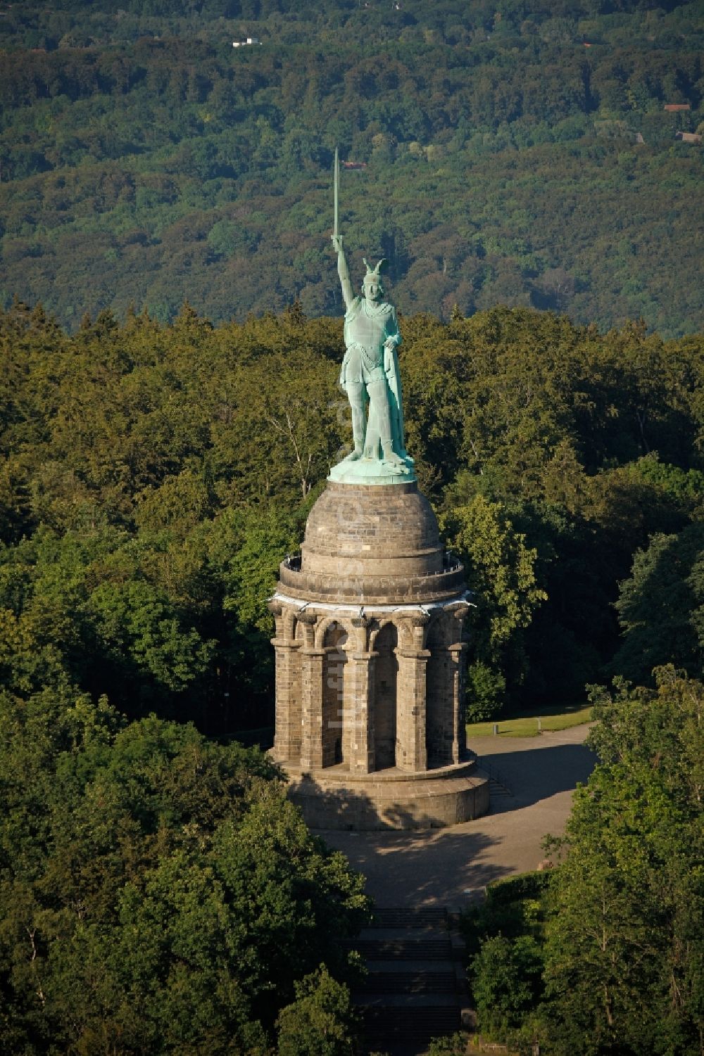 Luftbild Detmold - Geschichts- Denkmal Hermannsdenkmal im Teuteburger Wald in Detmold im Bundesland Nordrhein-Westfalen