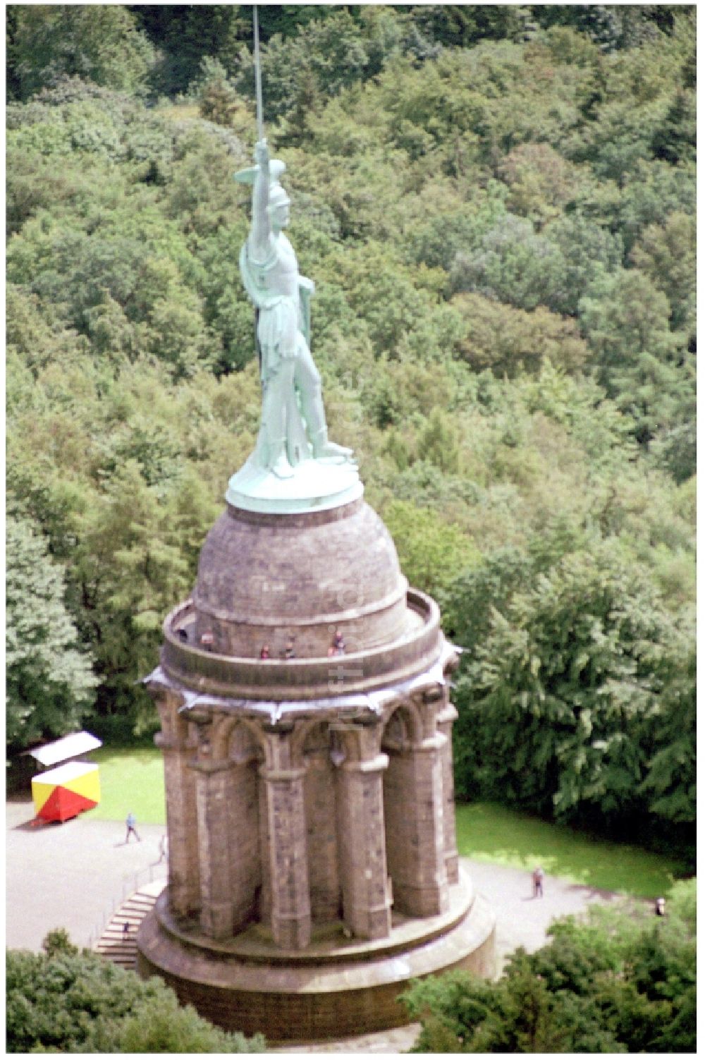 Luftaufnahme Detmold - Geschichts- Denkmal Hermannsdenkmal im Teuteburger Wald in Detmold im Bundesland Nordrhein-Westfalen