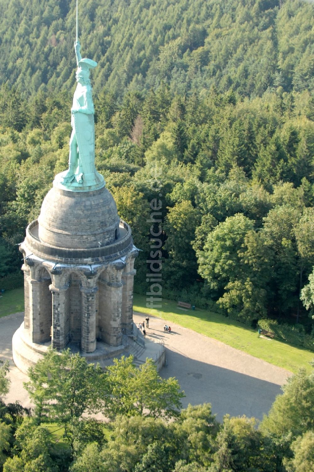 Luftaufnahme Detmold - Geschichts- Denkmal Hermannsdenkmal im Teuteburger Wald in Detmold im Bundesland Nordrhein-Westfalen