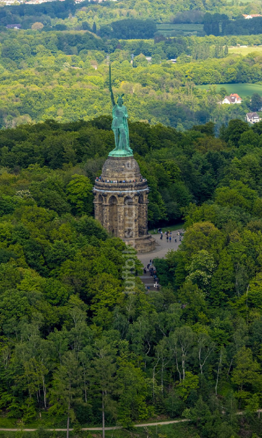 Luftbild Detmold - Geschichts- Denkmal Hermannsdenkmal im Teutoburger Wald in Detmold im Bundesland Nordrhein-Westfalen