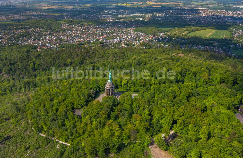 Detmold aus der Vogelperspektive: Geschichts- Denkmal Hermannsdenkmal im Teutoburger Wald in Detmold im Bundesland Nordrhein-Westfalen