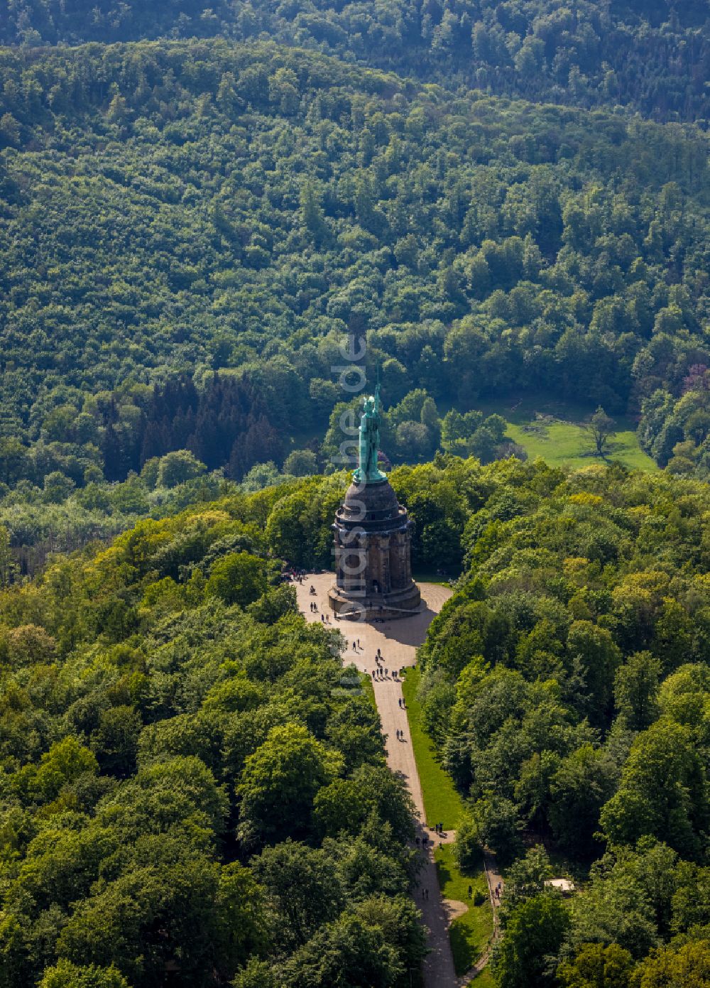 Luftbild Detmold - Geschichts- Denkmal Hermannsdenkmal im Teutoburger Wald in Detmold im Bundesland Nordrhein-Westfalen