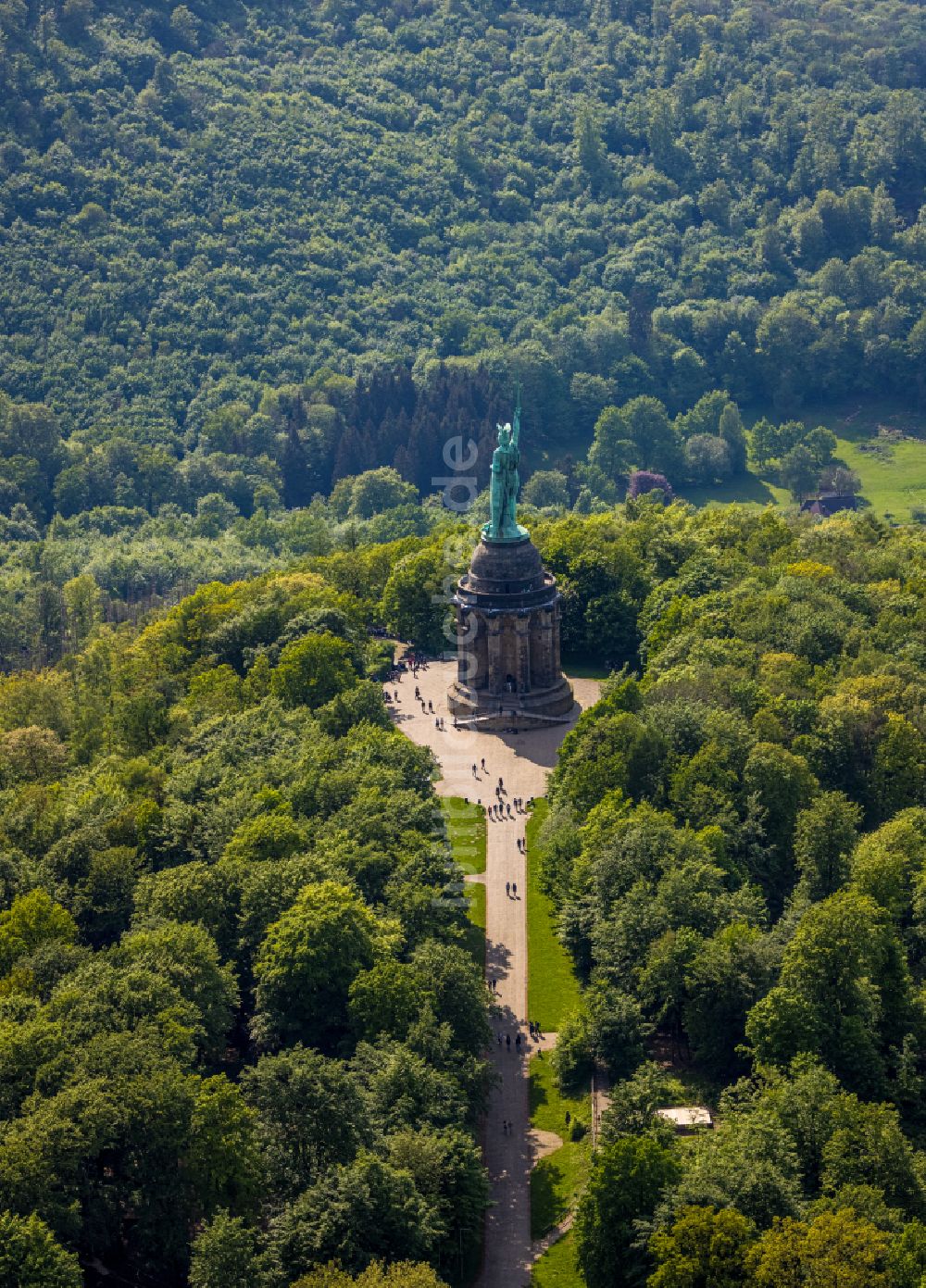 Luftaufnahme Detmold - Geschichts- Denkmal Hermannsdenkmal im Teutoburger Wald in Detmold im Bundesland Nordrhein-Westfalen