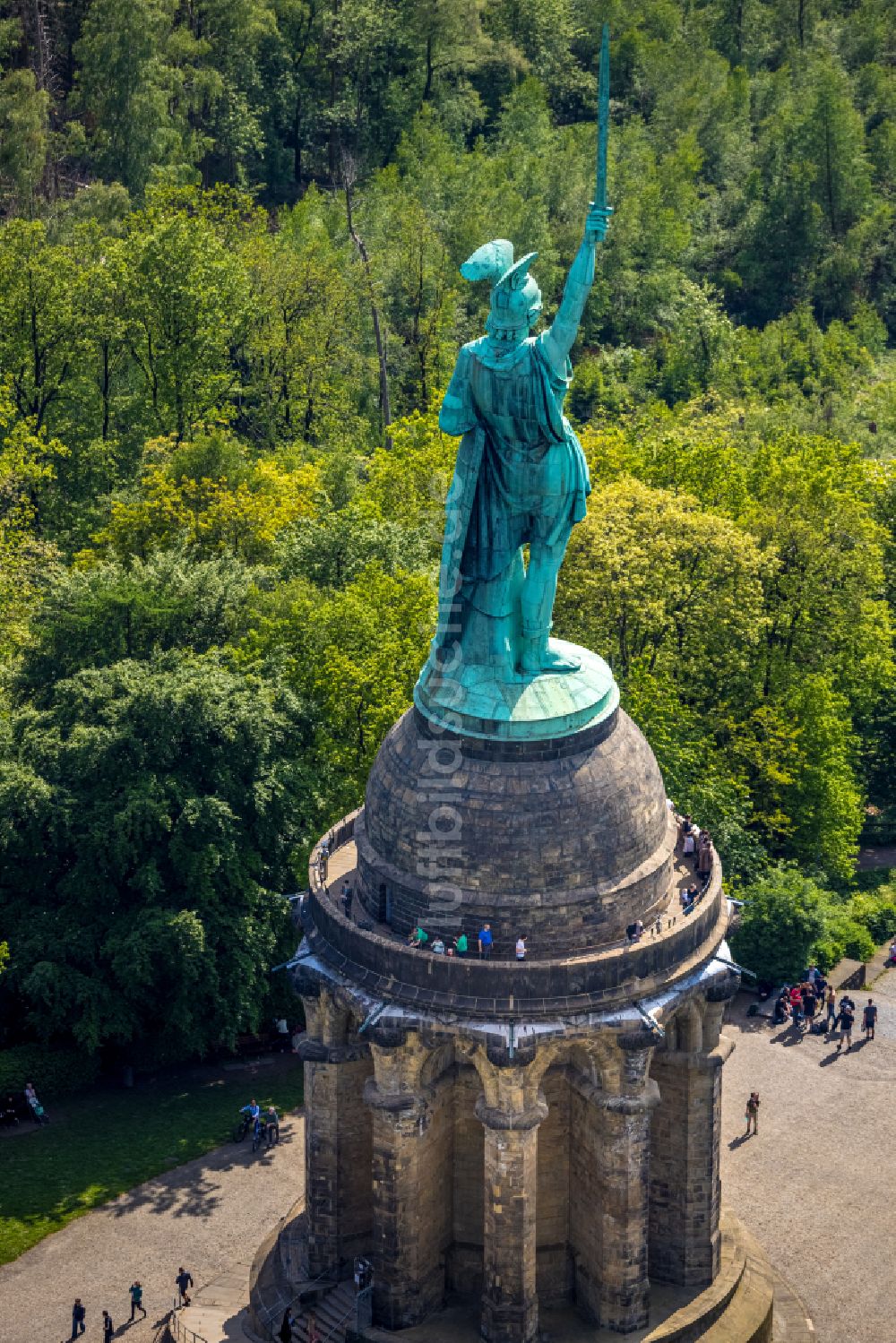 Detmold aus der Vogelperspektive: Geschichts- Denkmal Hermannsdenkmal im Teutoburger Wald in Detmold im Bundesland Nordrhein-Westfalen