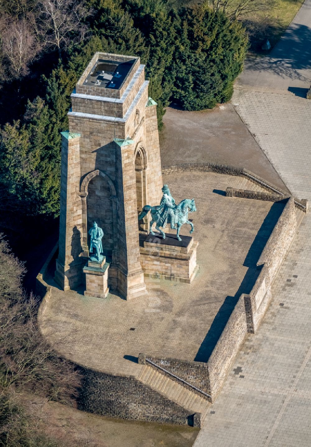 Luftaufnahme Dortmund - Geschichts- Denkmal Kaiser-Wilhelm-Denkmal im Ortsteil Hörde in Dortmund im Bundesland Nordrhein-Westfalen