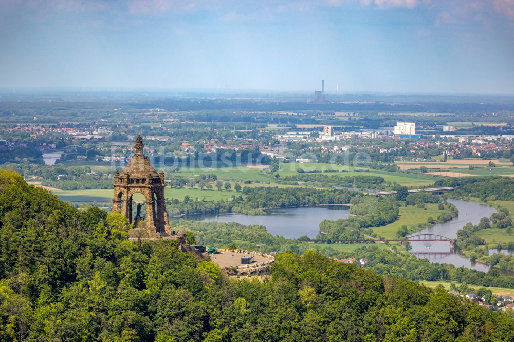 Porta Westfalica von oben - Geschichts- Denkmal Kaiser- Wilhelm- Denkmal in Porta Westfalica im Bundesland Nordrhein-Westfalen, Deutschland