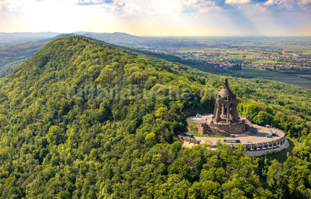 Luftaufnahme Porta Westfalica - Geschichts- Denkmal Kaiser- Wilhelm- Denkmal in Porta Westfalica im Bundesland Nordrhein-Westfalen, Deutschland