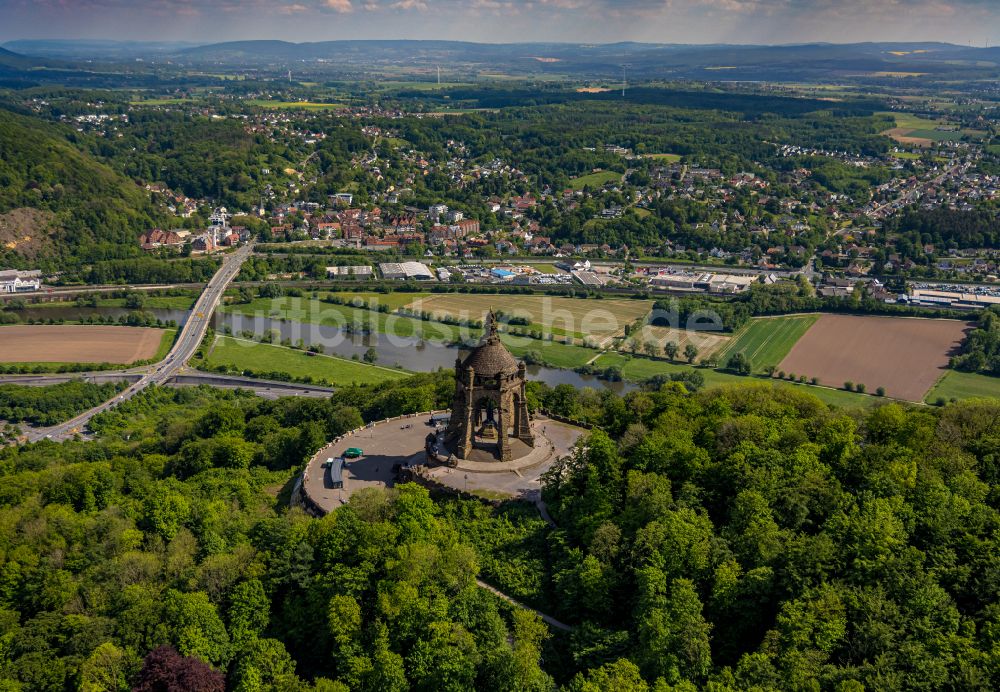 Luftbild Porta Westfalica - Geschichts- Denkmal Kaiser- Wilhelm- Denkmal in Porta Westfalica im Bundesland Nordrhein-Westfalen, Deutschland