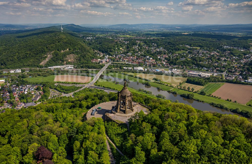 Luftaufnahme Porta Westfalica - Geschichts- Denkmal Kaiser- Wilhelm- Denkmal in Porta Westfalica im Bundesland Nordrhein-Westfalen, Deutschland