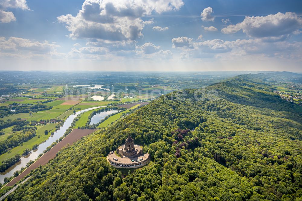 Luftaufnahme Porta Westfalica - Geschichts- Denkmal Kaiser- Wilhelm- Denkmal in Porta Westfalica im Bundesland Nordrhein-Westfalen, Deutschland