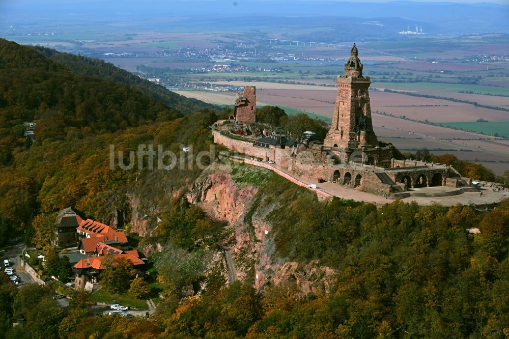 Luftbild Kyffhäuserland - Geschichts- Denkmal Kyffhäuserdenkmals bei Steinthaleben in Kyffhäuserland im Bundesland Thüringen