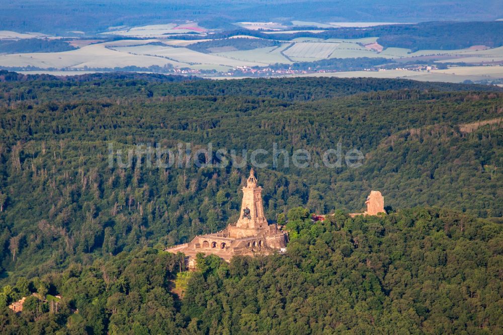 Luftbild Kyffhäuserland - Geschichts- Denkmal Kyffhäuserdenkmals bei Steinthaleben in Kyffhäuserland im Bundesland Thüringen