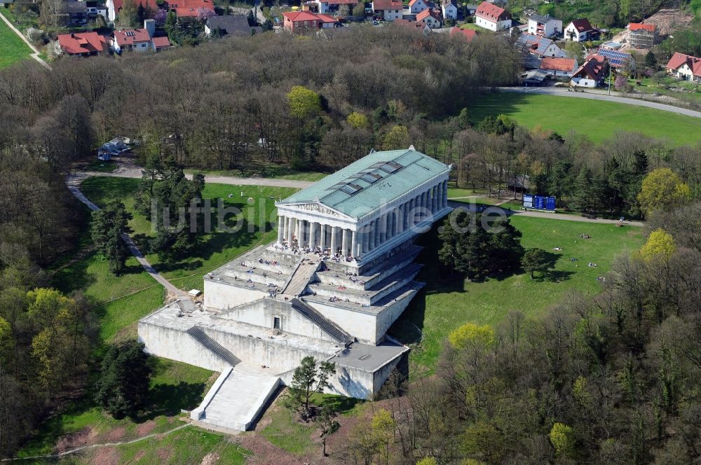 Luftbild Donaustauf - Geschichts- Denkmal Nationaldenkmal Walhalla in Donaustauf im Bundesland Bayern, Deutschland