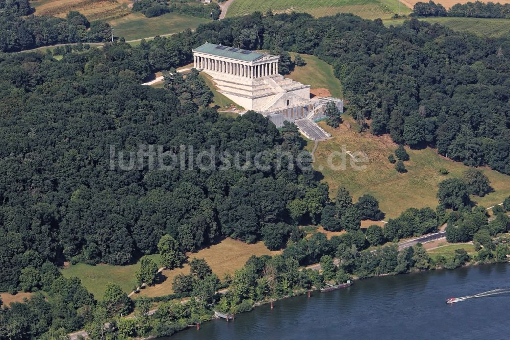 Luftaufnahme Donaustauf - Geschichts- Denkmal Nationaldenkmal Walhalla in Donaustauf im Bundesland Bayern, Deutschland