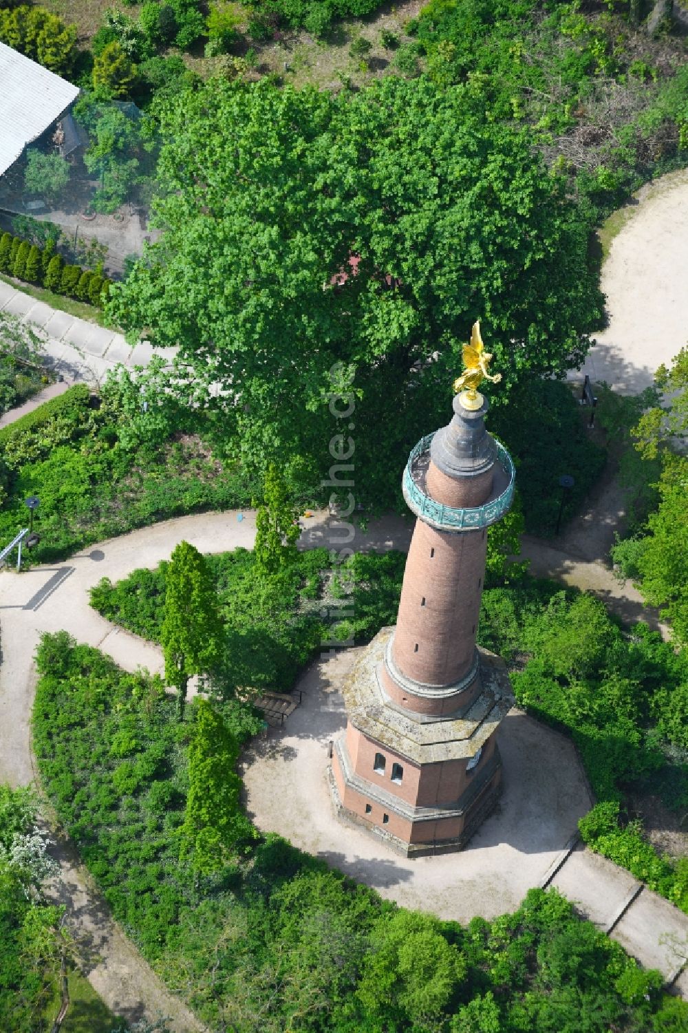 Luftbild Hakenberg - Geschichts- Denkmal Siegessäule in Hakenberg im Bundesland Brandenburg, Deutschland