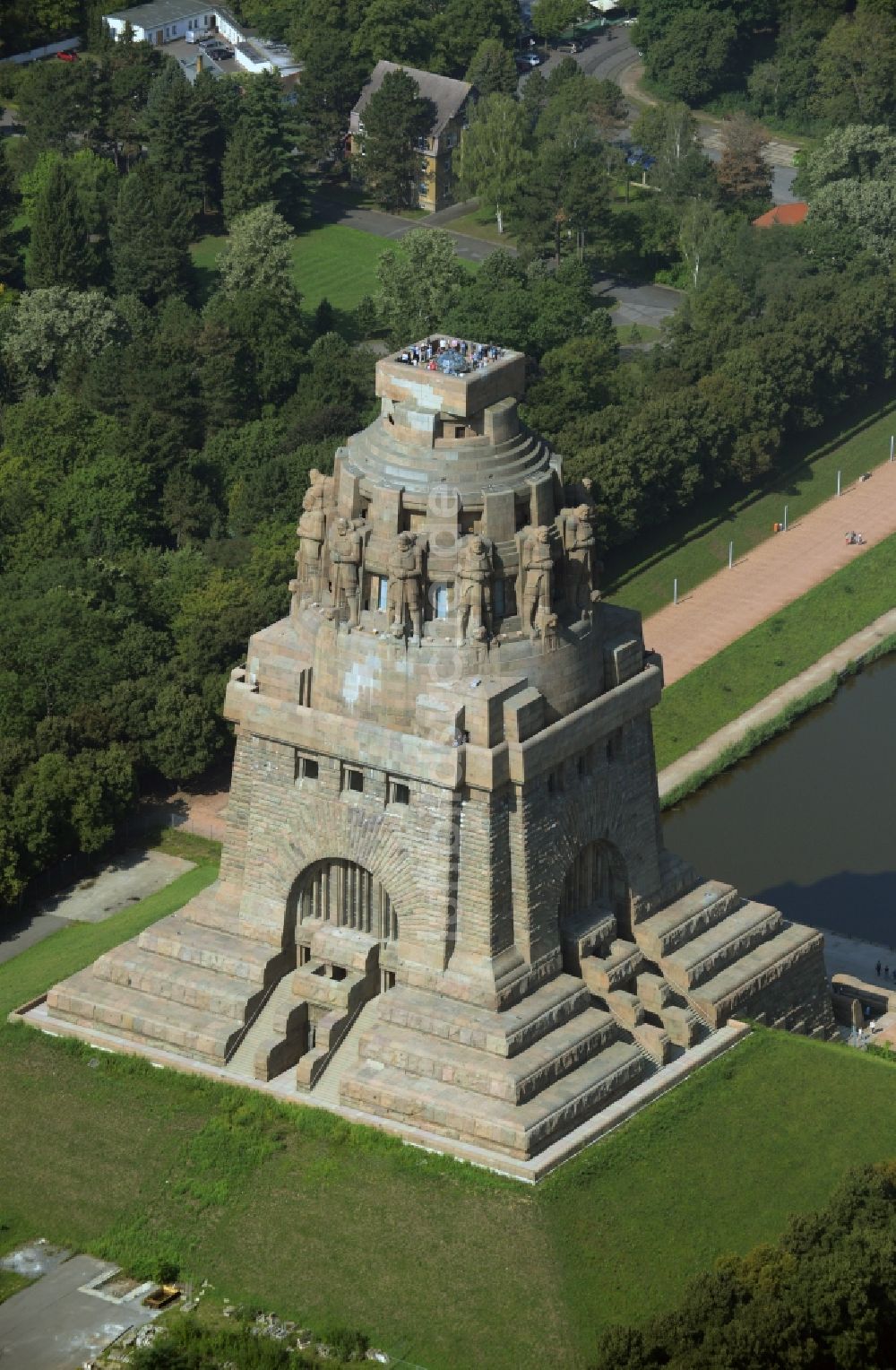 Luftaufnahme Leipzig - Geschichts- Denkmal Völkerschlachtdenkmal in Leipzig im Bundesland Sachsen