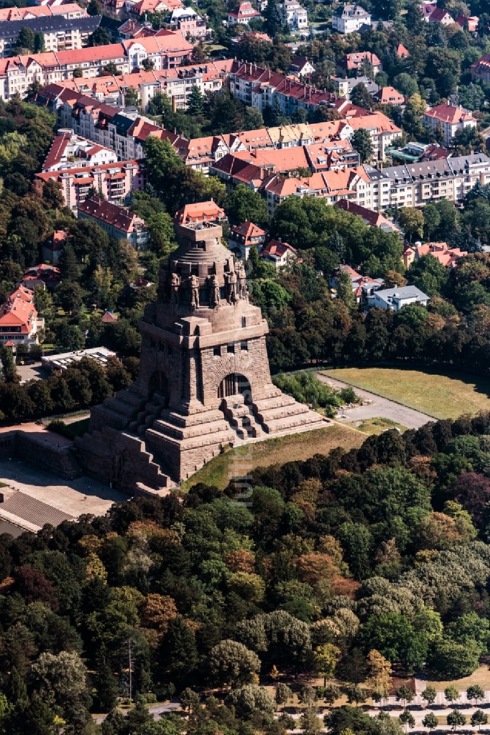 Luftbild Leipzig - Geschichts- Denkmal Völkerschlachtdenkmal in Leipzig im Bundesland Sachsen, Deutschland