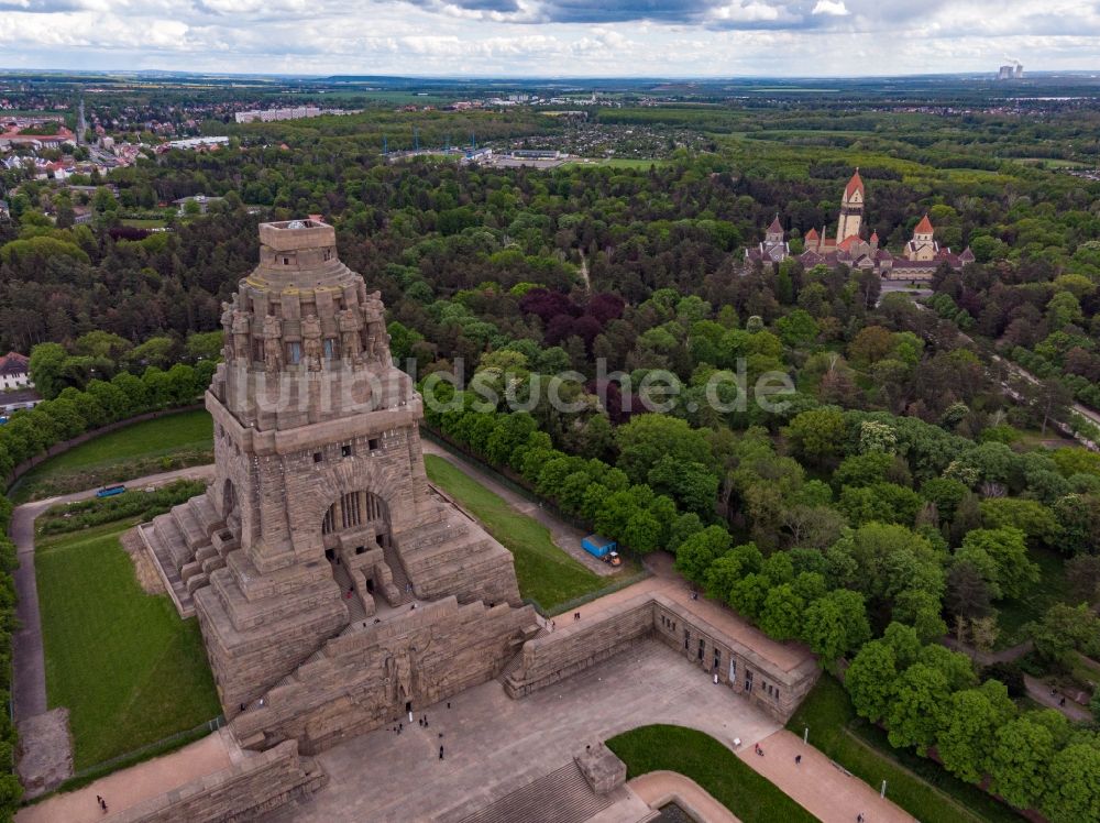 Luftbild Leipzig - Geschichts- Denkmal Völkerschlachtdenkmal an der Straße des 18. Oktober in Leipzig im Bundesland Sachsen, Deutschland