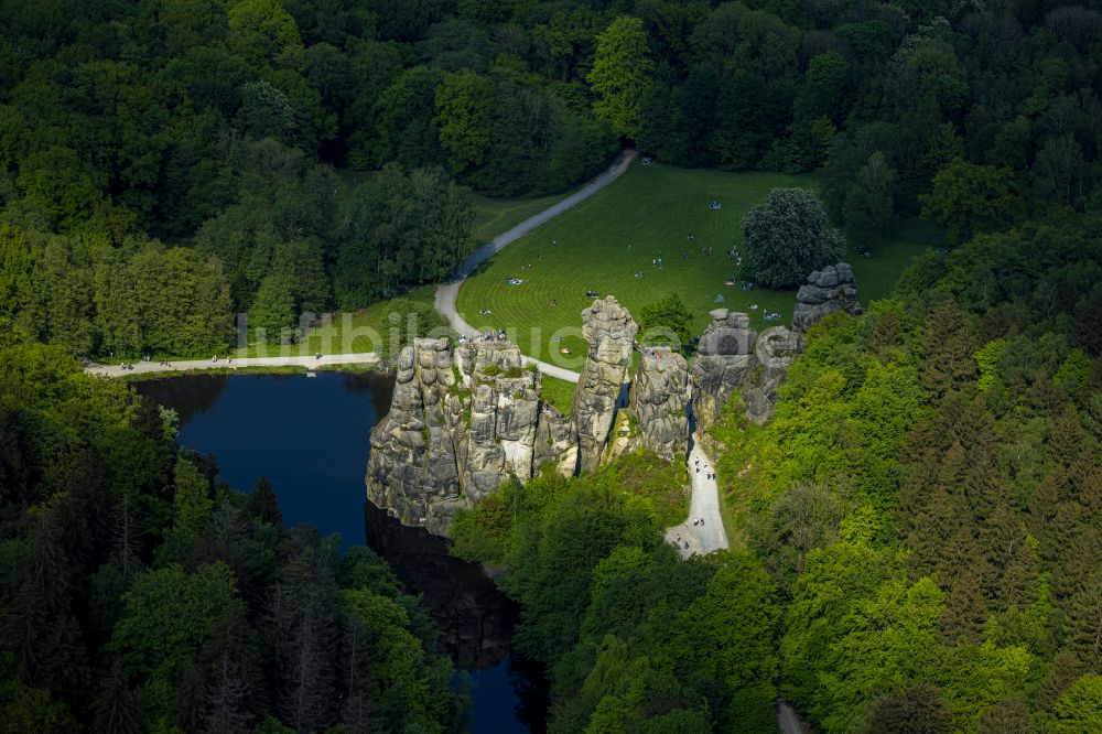 Horn-Bad Meinberg von oben - Gesteinsformation Sandsteinformation Externsteine in Horn-Bad Meinberg im Bundesland Nordrhein-Westfalen, Deutschland