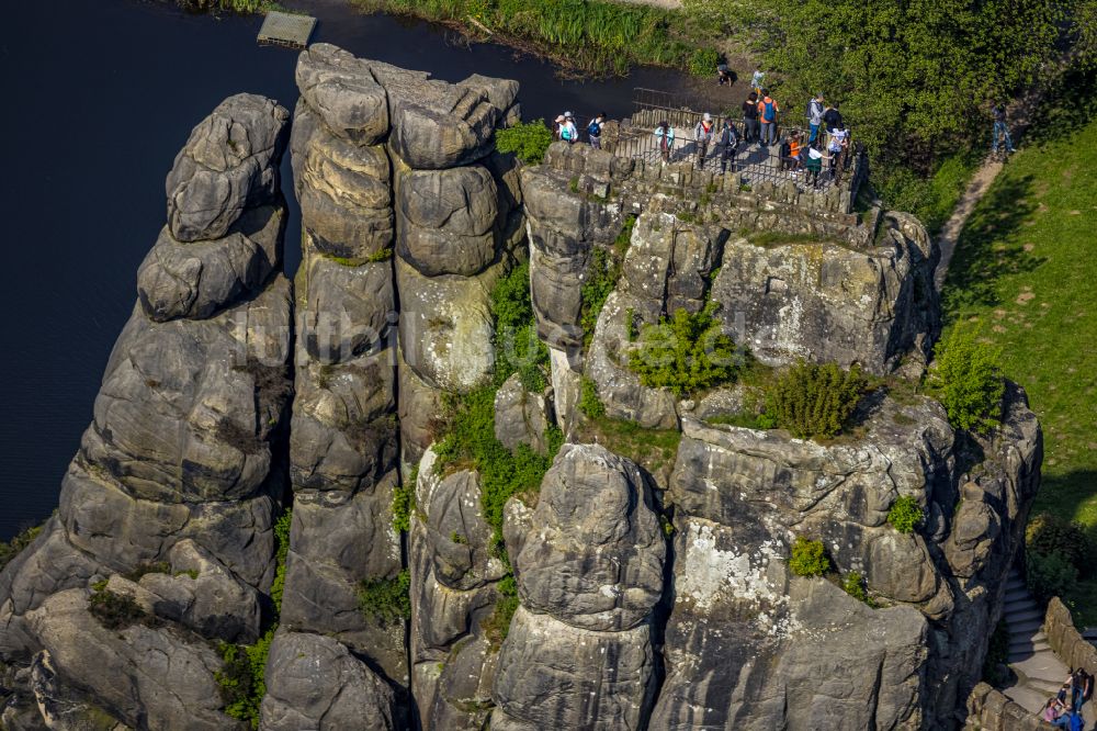 Horn-Bad Meinberg von oben - Gesteinsformation Sandsteinformation Externsteine in Horn-Bad Meinberg im Bundesland Nordrhein-Westfalen, Deutschland