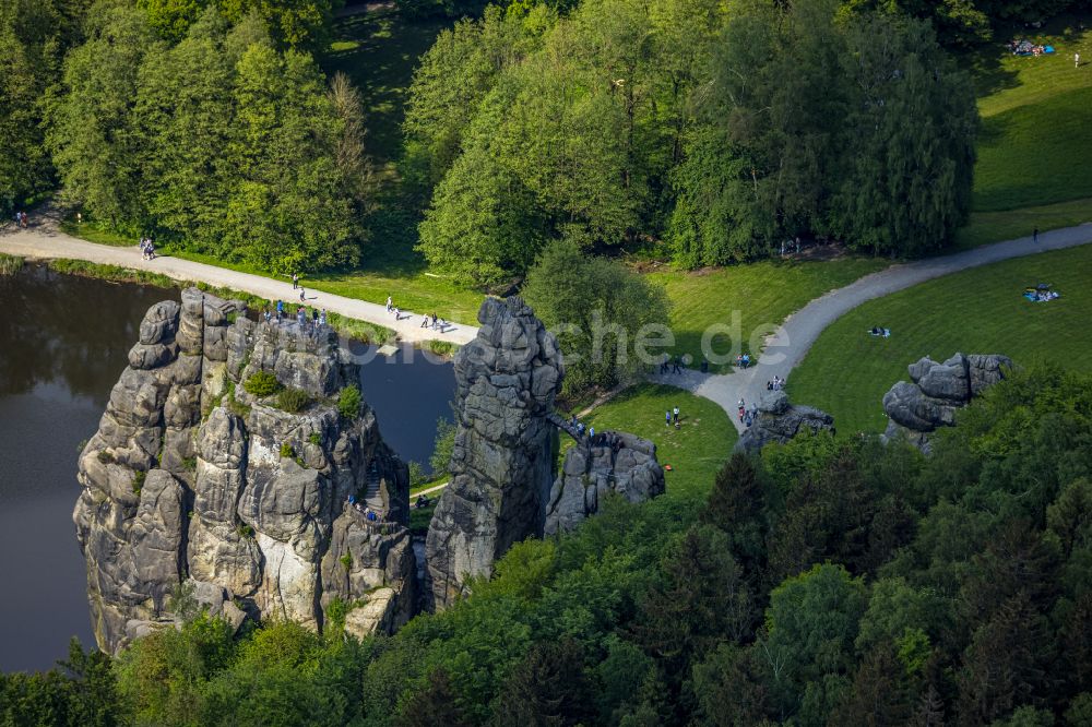 Horn-Bad Meinberg aus der Vogelperspektive: Gesteinsformation Sandsteinformation Externsteine in Horn-Bad Meinberg im Bundesland Nordrhein-Westfalen, Deutschland