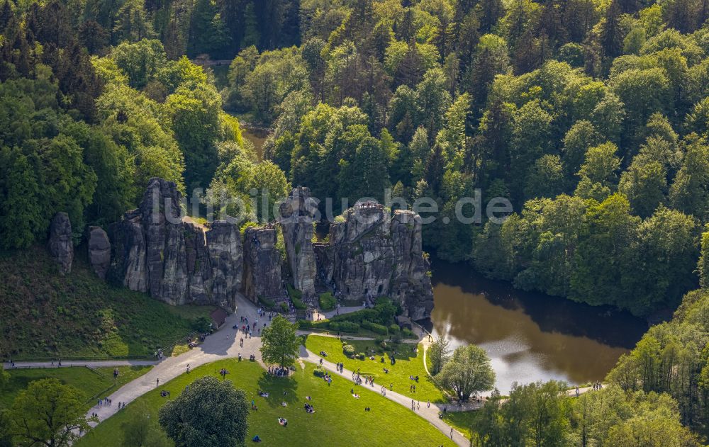 Horn-Bad Meinberg von oben - Gesteinsformation Sandsteinformation Externsteine in Horn-Bad Meinberg im Bundesland Nordrhein-Westfalen, Deutschland