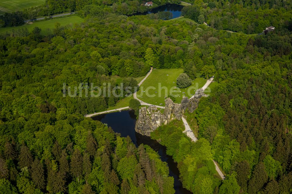 Horn-Bad Meinberg von oben - Gesteinsformation Sandsteinformation Externsteine in Horn-Bad Meinberg im Bundesland Nordrhein-Westfalen, Deutschland