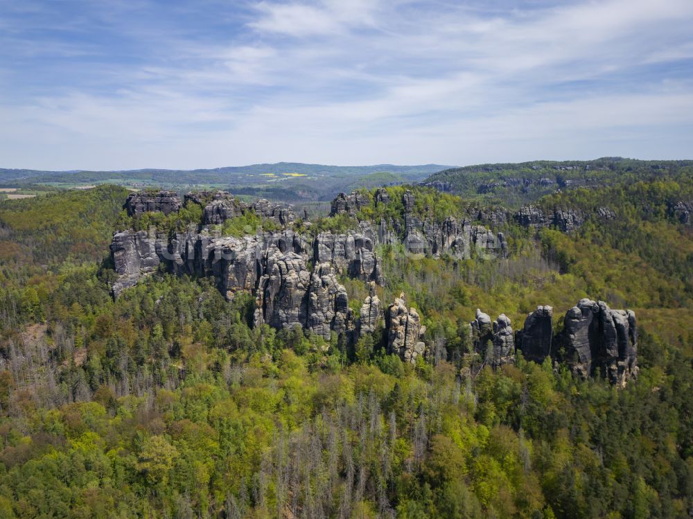 Bad Schandau aus der Vogelperspektive: Gesteinsformation Schrammsteinkette in Bad Schandau im Bundesland Sachsen, Deutschland