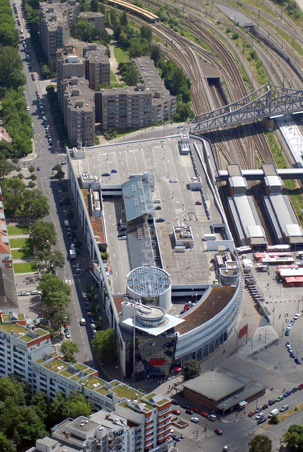 Berlin aus der Vogelperspektive: Gesundbrunnencenter im Berliner Stadtteil Wedding