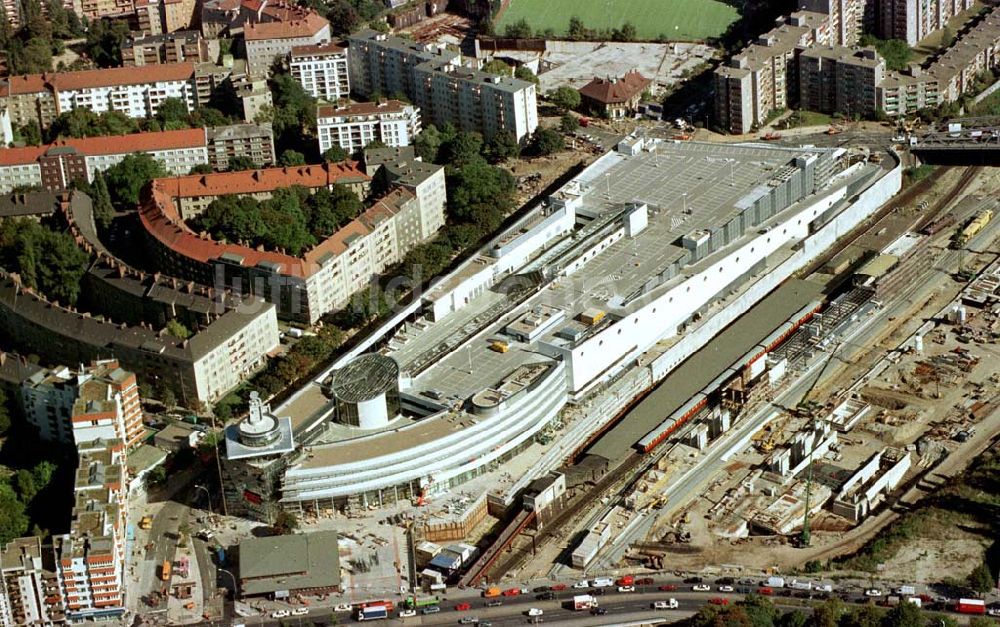 Luftaufnahme Berlin-Wedding - Gesundbrunnencenter der ECE am S-Bahnhof Gesundbrunnen im Wedding 25.09.1997