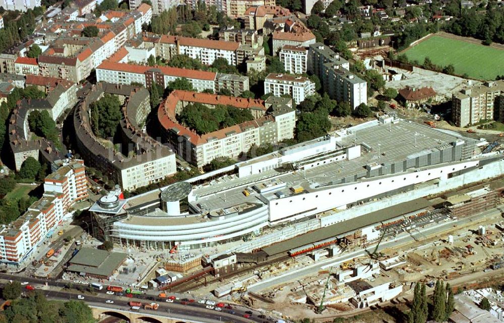 Luftbild Berlin-Wedding - Gesundbrunnencenter der ECE am S-Bahnhof Gesundbrunnen im Wedding 25.09.1997