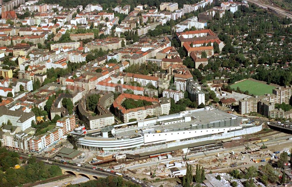 Luftbild Berlin-Wedding - Gesundbrunnencenter der ECE am S-Bahnhof Gesundbrunnen im Wedding 25.09.1997