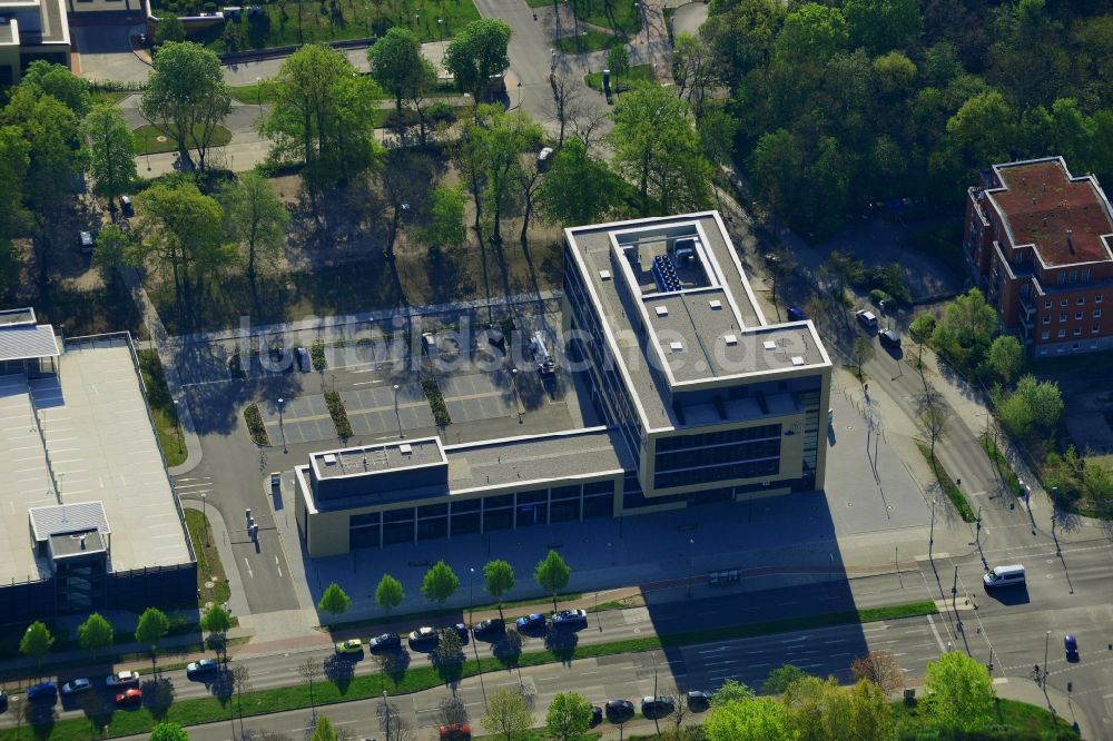 Luftbild Berlin - Gesundheitszentrum am Unfallkrankenhaus Berlin im Stadtteil Biesdorf im Bezirk Marzahn-Hellersdorf in Berlin