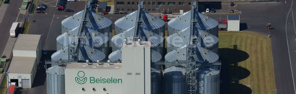 Luftaufnahme Magdeburg - Getreide Speicher- Hochsilo in Magdeburg im Bundesland Sachsen-Anhalt