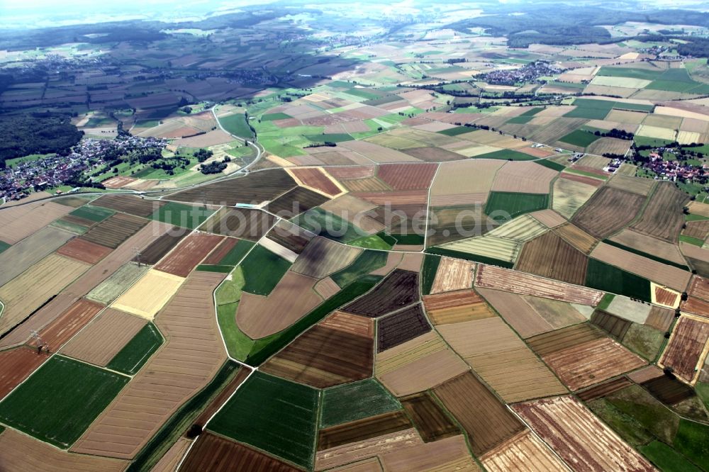 Limburg an der Lahn aus der Vogelperspektive: Getreidefeld- Strukturen in Limburg an der Lahn im Bundesland Hessen