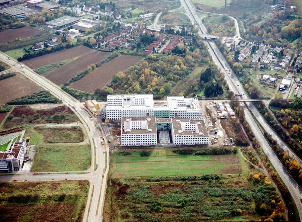 Frankfurt am Main aus der Vogelperspektive: Gewerbe- und Entwicklungsgebiet der HVB-Projekt am Eschenborner Dreieck in Frankfurt Sossenheim (Hessen).