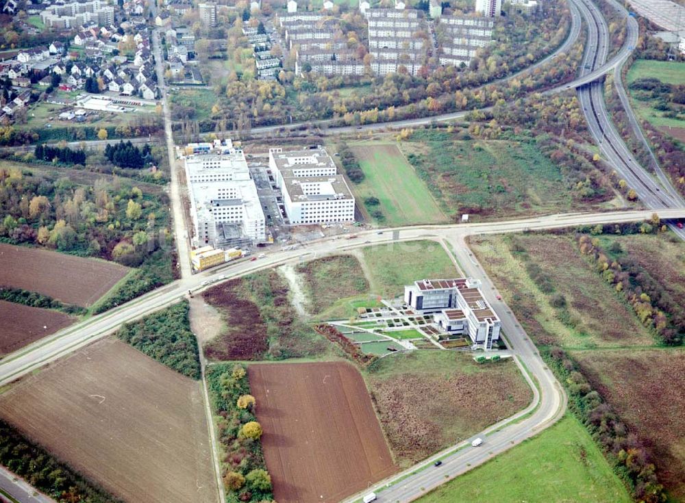 Luftaufnahme Frankfurt am Main - Gewerbe- und Entwicklungsgebiet der HVB-Projekt am Eschenborner Dreieck in Frankfurt Sossenheim (Hessen).