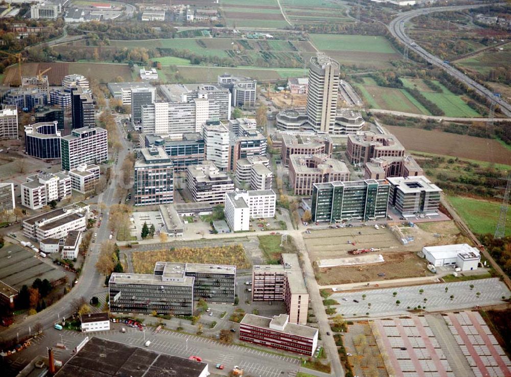 Frankfurt am Main aus der Vogelperspektive: Gewerbe- und Entwicklungsgebiet der HVB-Projekt am Gewerbegebiet Eschenborn - Süd in Frankfurt Sossenheim (Hessen).