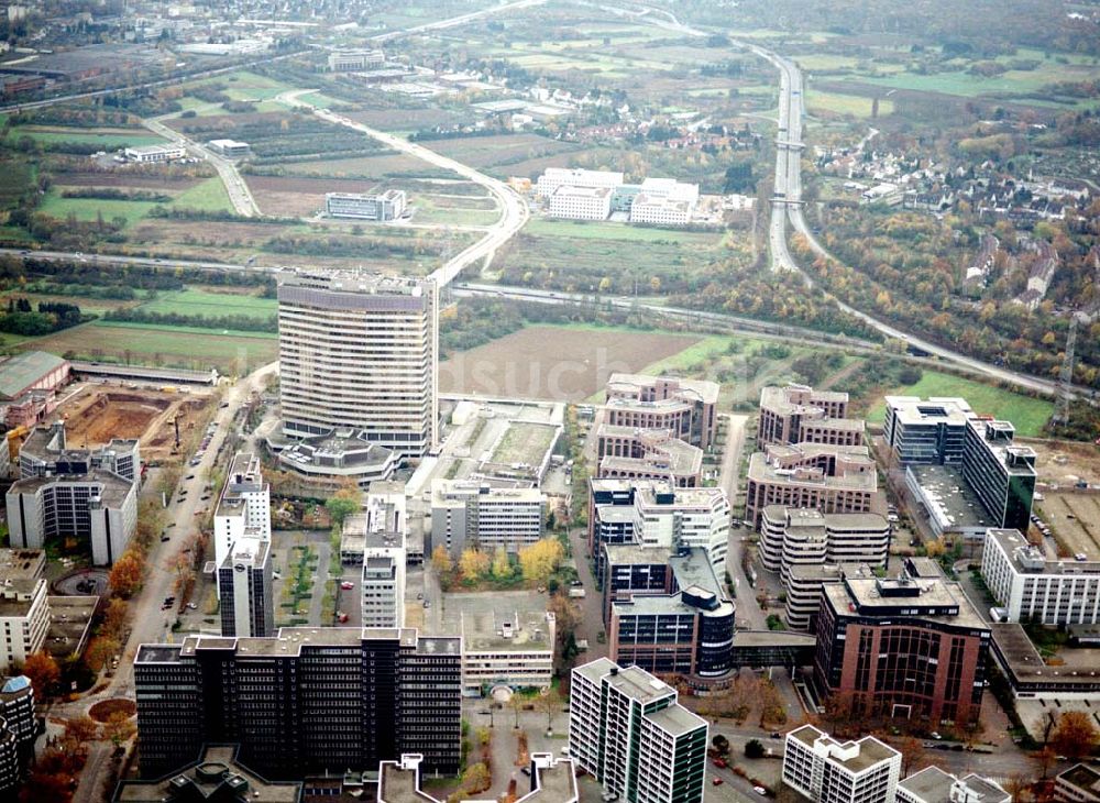 Frankfurt am Main von oben - Gewerbe- und Entwicklungsgebiet der HVB-Projekt am Gewerbegebiet Eschenborn - Süd in Frankfurt Sossenheim (Hessen).