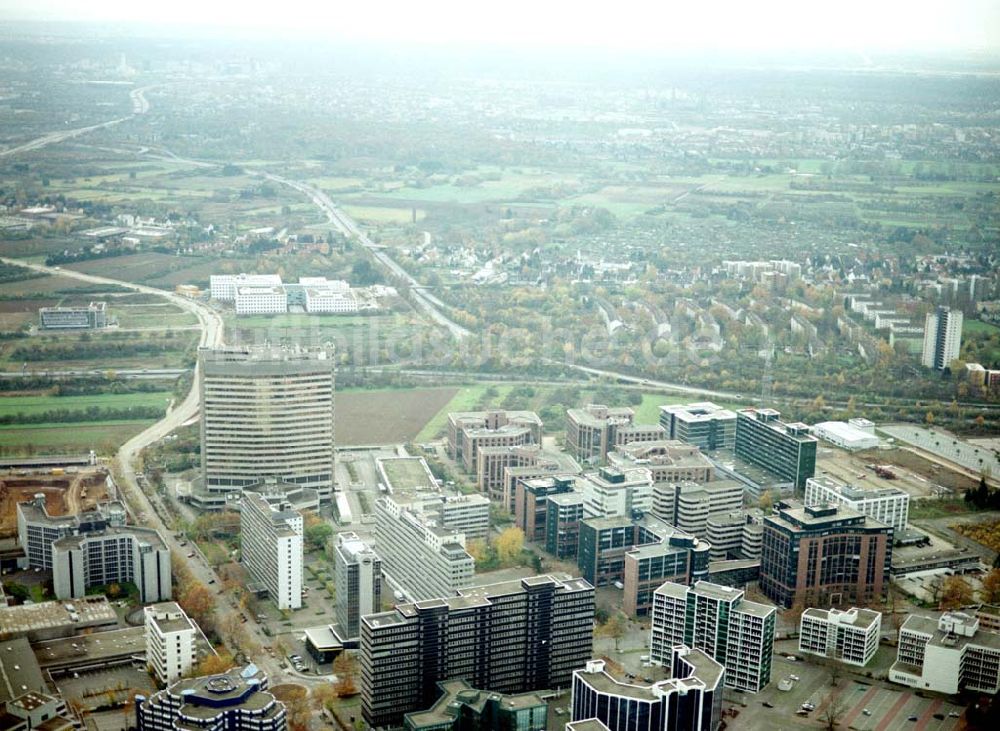 Luftbild Frankfurt am Main - Gewerbe- und Entwicklungsgebiet der HVB-Projekt am Gewerbegebiet Eschenborn - Süd in Frankfurt Sossenheim (Hessen).