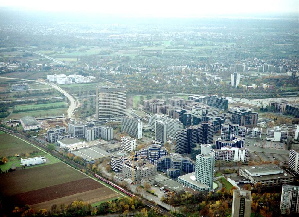 Luftaufnahme Frankfurt am Main - Gewerbe- und Entwicklungsgebiet der HVB-Projekt am Gewerbegebiet Eschenborn - Süd in Frankfurt Sossenheim (Hessen).