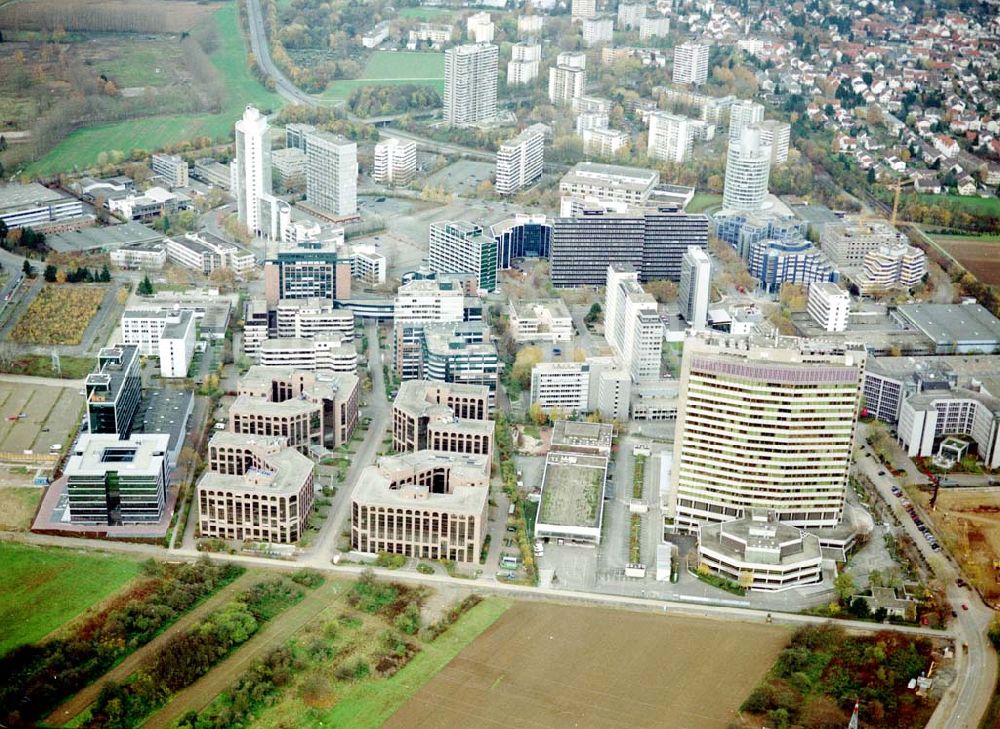 Frankfurt am Main von oben - Gewerbe- und Entwicklungsgebiet der HVB-Projekt am Gewerbegebiet Eschenborn - Süd in Frankfurt Sossenheim (Hessen).