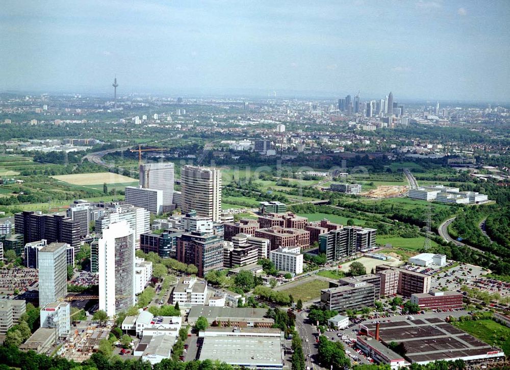 Frankfurt am Main von oben - Gewerbe- und Entwicklungsgebiet der HVB-Projekt am Gewerbegebiet Eschenborn - Süd in Frankfurt Sossenheim (Hessen).