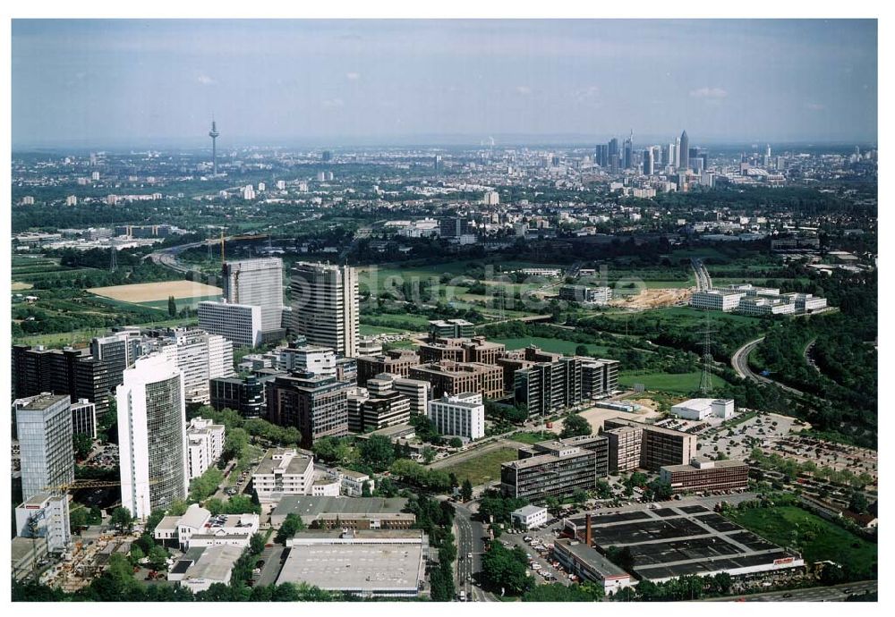 Frankfurt am Main aus der Vogelperspektive: Gewerbe- und Entwicklungsgebiet der HVB-Projekt am Gewerbegebiet Eschenborn - Süd in Frankfurt Sossenheim (Hessen).