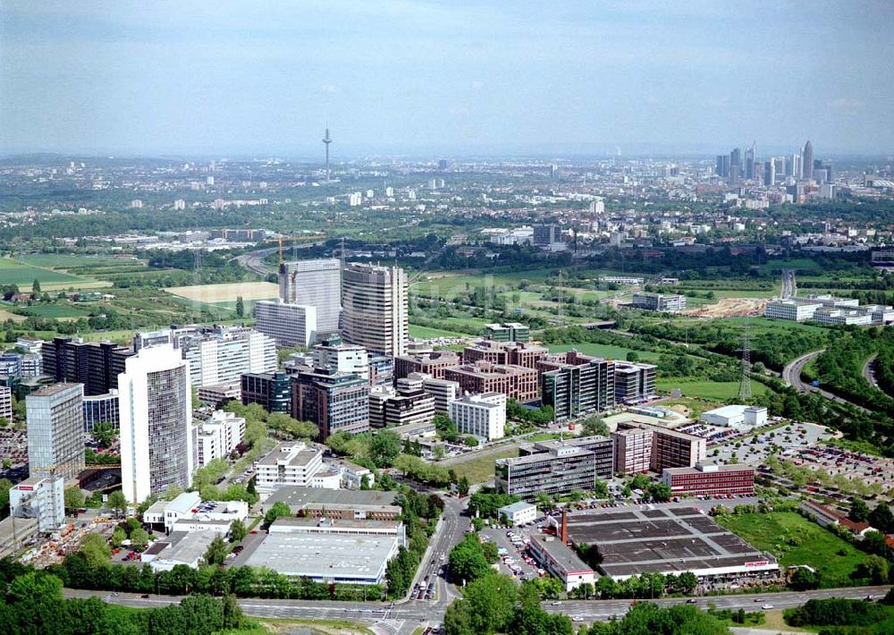 Luftbild Frankfurt am Main - Gewerbe- und Entwicklungsgebiet der HVB-Projekt am Gewerbegebiet Eschenborn - Süd in Frankfurt Sossenheim (Hessen).